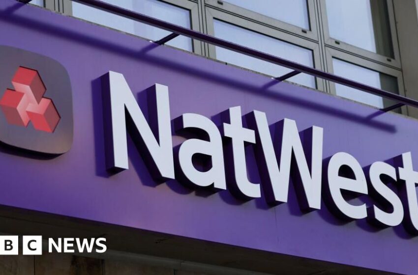 NatWest blocks staff from using WhatsApp and Facebook Messenger