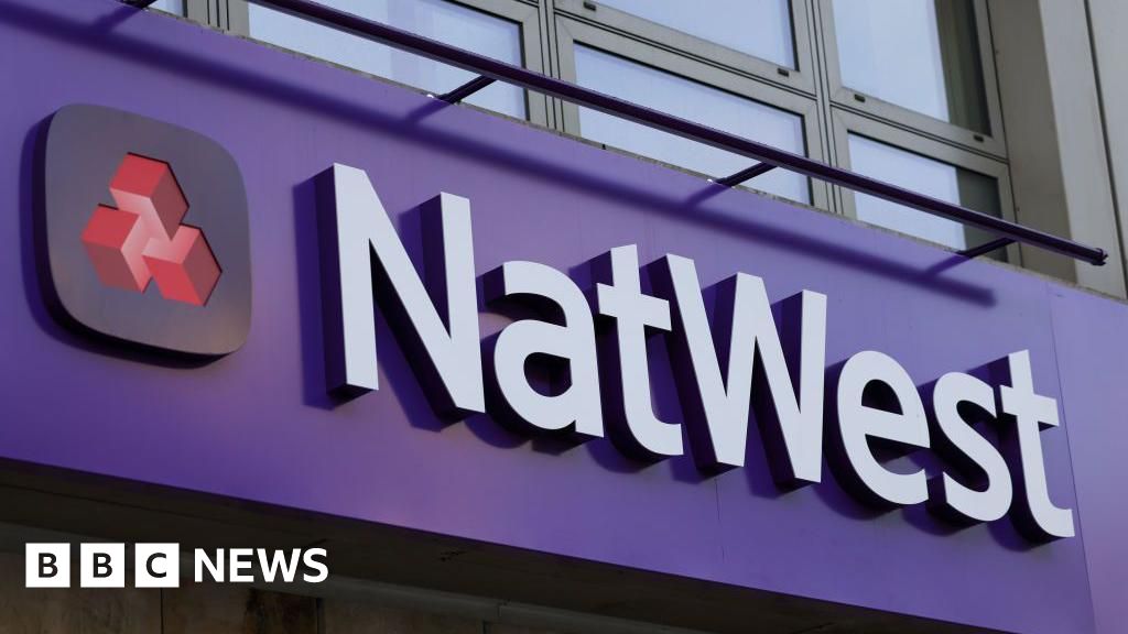 NatWest blocks staff from using WhatsApp and Facebook Messenger