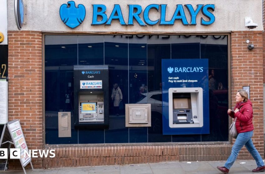 Barclays bank working to update balances after tech outage